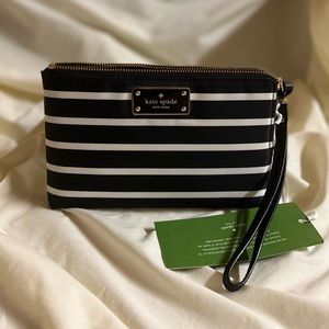 NWT Kate Spade ♠️  New York Leoni Wristlet